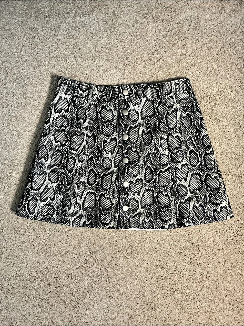 Olivaceous High Waist Mini Snake Print Skirt Like New